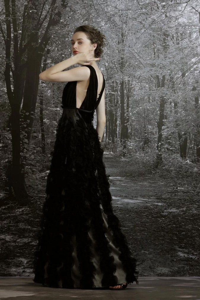 灰底黑楊柳黑蕾絲條洋裝
